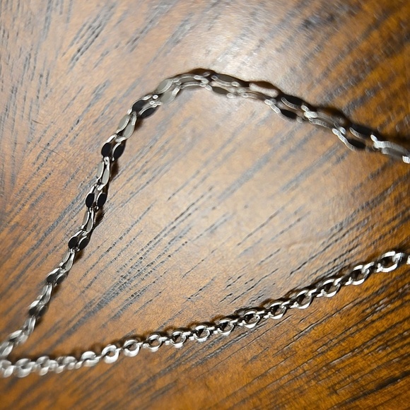 Double-Layered Butterfly Pendant Necklace Sparkling Rhinestones Minimalist - Picture 7 of 7